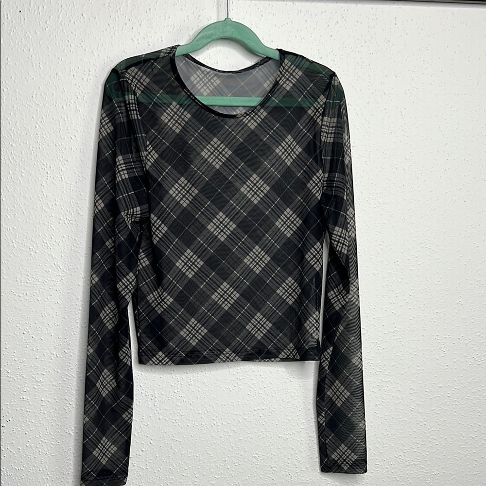Black and Tan Fitted Crop Long Sleeve Blouse